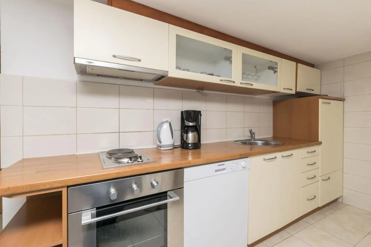Apartments Dragica Donji Okrug  Donji Okrug (Ciovo)