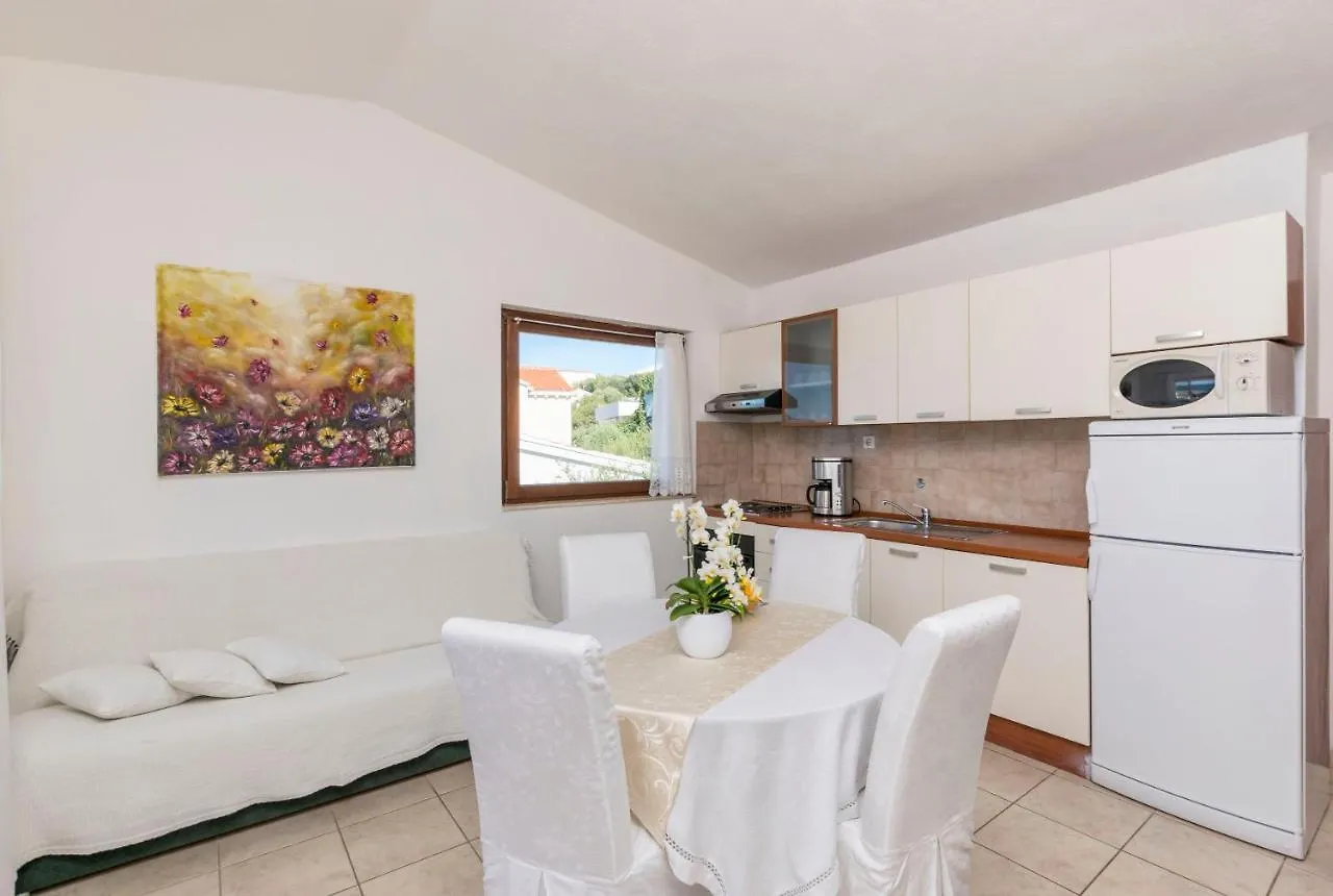 Apartments Dragica Donji Okrug  Donji Okrug (Ciovo)