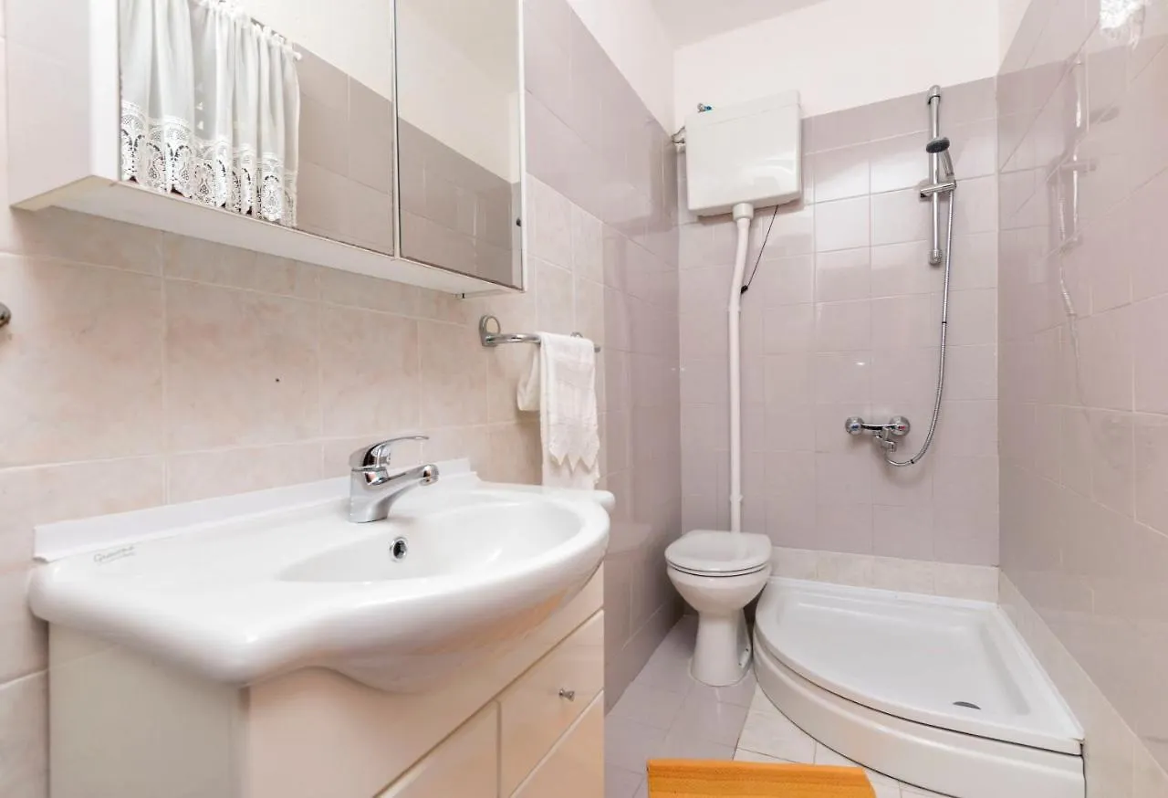 Apartments Dragica Donji Okrug  0*, Donji Okrug (Ciovo)
