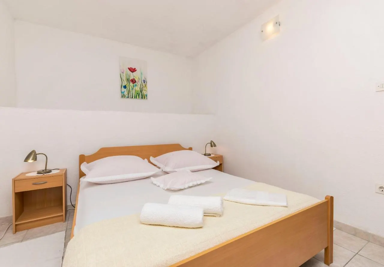 Apartments Dragica Donji Okrug  Croatia