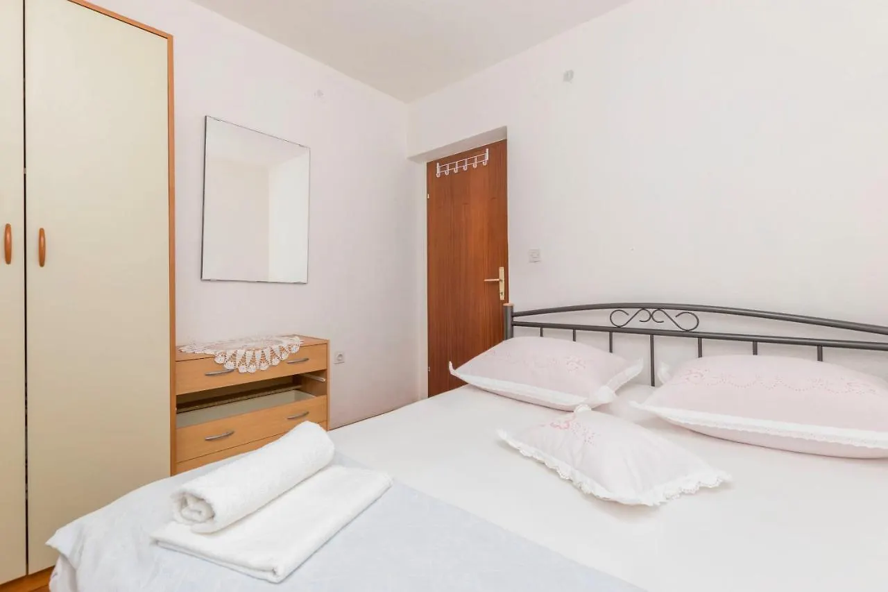 Apartments Dragica Donji Okrug  Croatia