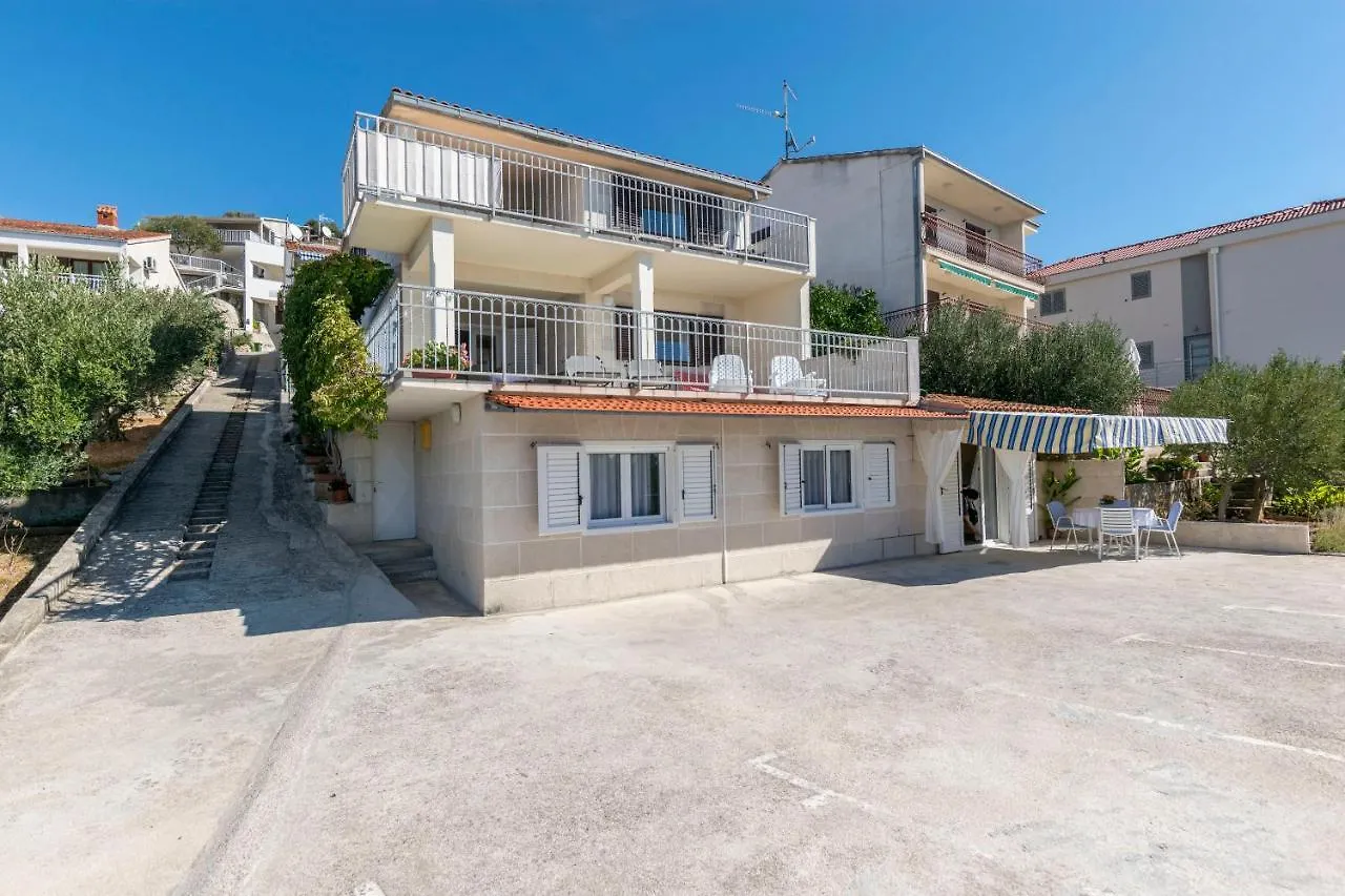 Apartments Dragica Donji Okrug  Croatia