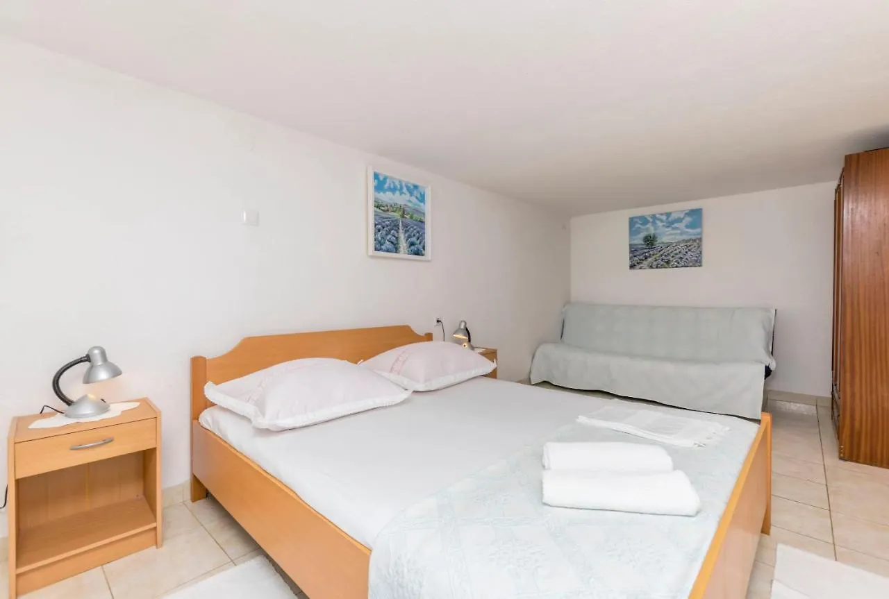Apartments Dragica Donji Okrug  Donji Okrug (Ciovo)