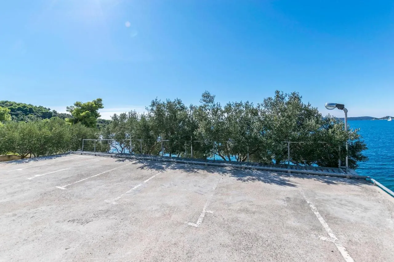 Apartments Dragica Donji Okrug  Donji Okrug (Ciovo)